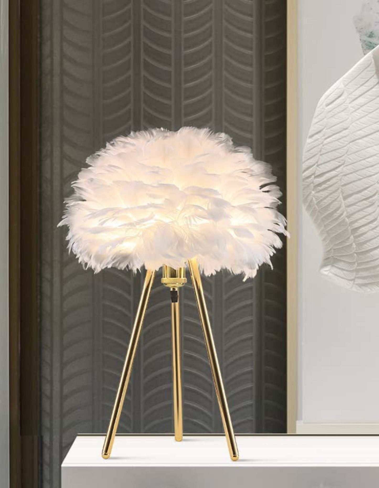 Dreamy Feather Lamp